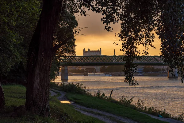 Evening Bratislava Danube River — Fotografia de Stock
