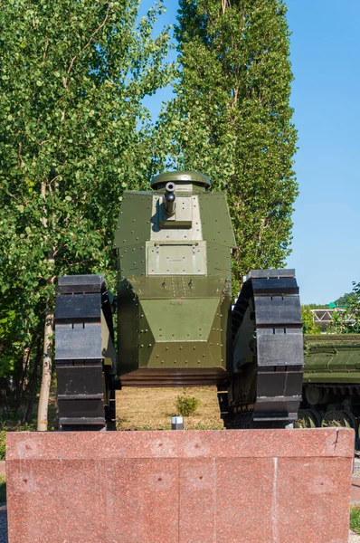 Bir kaidede M-tipi tank — Stok fotoğraf