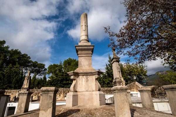 Сломанная Колонна Символ Прерванного Существования Кладбище Аларо Майорка Балеарские Острова — стоковое фото