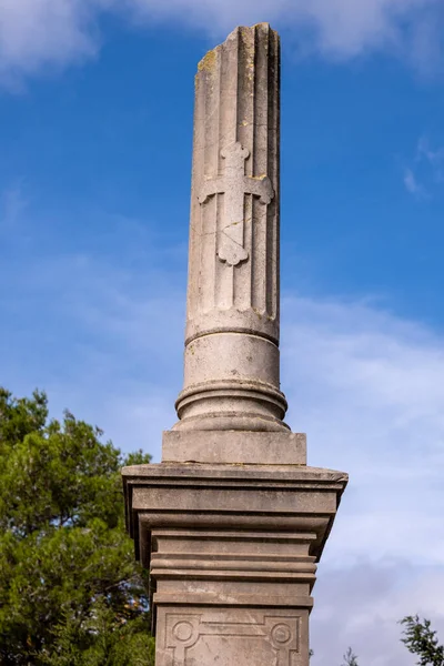 Gebroken Kolom Symbool Voor Onderbroken Bestaan Begraafplaats Alaro Mallorca Balearen — Stockfoto