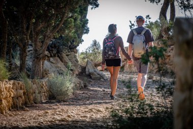 Yolculuk çifti, Na Miranda Yolu, Sa Dragonera Doğal Parkı, Mallorca, Balear Adaları, İspanya