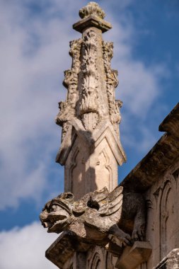 Garau Ailesi Pantheon 'da Gargoyle. Santa Margalida Mezarlığı, Mallorca, Balear Adaları, İspanya