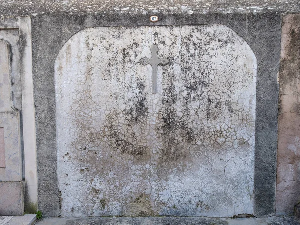 Крест Надгробной Стене Кладбище Maria Salut Майорка Балеарские Острова Испания — стоковое фото