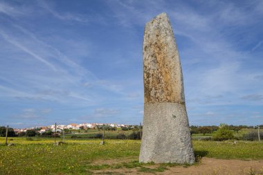 Menhir de Bulhoa, proximo a Monsaraz, Telheiro, Alentejo, Portekiz