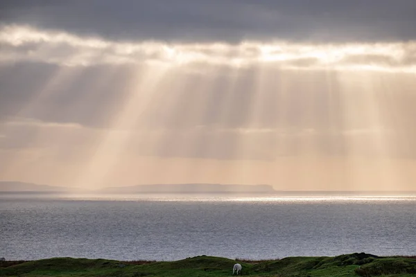 Atardecer Neist Point Isla Skye Highlands Escocia Reino Unido — стокове фото