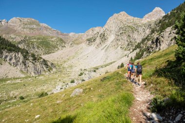 Argualas tepesine çık, Pyrenean sıradağları, Huesca, İspanya