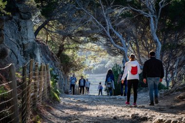 Senderismo en Volta des General, Paraje Natural de la Sierra de la Tramuntana, Banyalbufar, Mallorca, Balearic Adaları, İspanya
