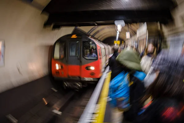 Metropolitane Trein Londen Engeland Groot Brittannië — Stockfoto