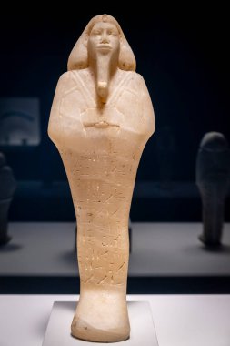 Firavun Taharka 'nın Ushabti' si, kalsit, 25. hanedan, MÖ 690-664, Taharka 'nın mezarı, Nuri, Sudan, British Museum' un koleksiyonu.