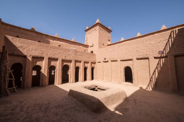 Kasba Amridil, 19. yüzyıl, M 'hamed Ben Brahim Nasiri için inşa edilmiş, üst katların merkez avlusu, ana ikametgah kasbah, Skoura, Ouarzazate Eyaleti, Fas, Afrika