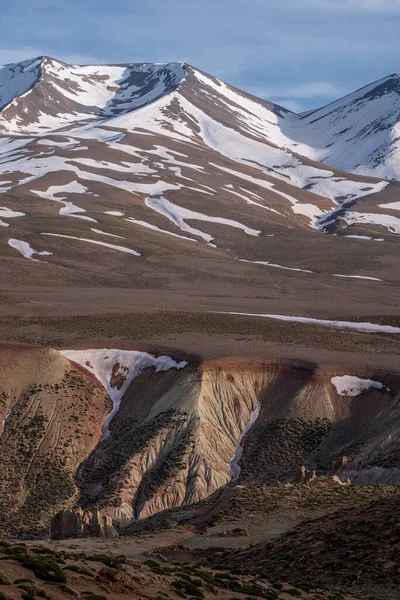 aşınmış kaya oluşumları, Arous Vadisi 'ne iniş, M Goun Yolu, Atlas Dağları, Fas, Afrika