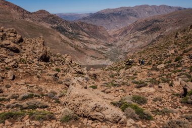 Timaratine, MGoun trek, Atlas sıradağları, Fas, Afrika üzerinden Azib Ikkis 'e giden patika.