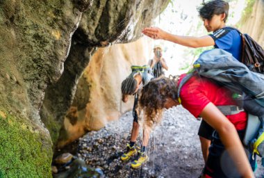 Tatlı su damlaları, Torrent de Pareis, Sa Calobra, Majorca, Balear Adaları, İspanya