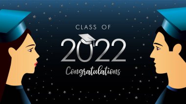 2022 mezuniyet sınıfı, kare akademik şapkalı öğrenciler. Mezuniyet töreni için koyu mavi arka planda 2022 vektör resmi