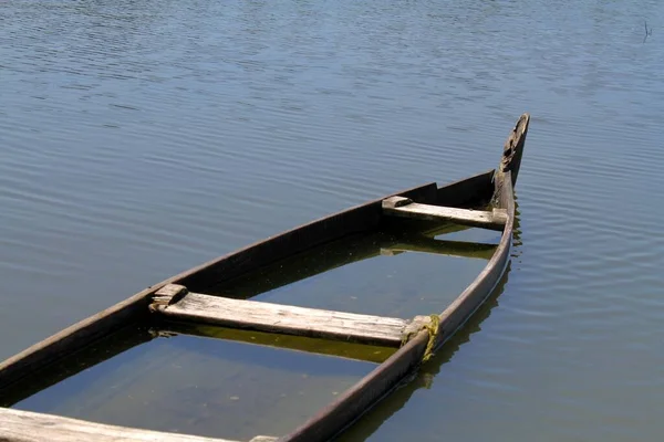 Blick Auf Ein Versunkenes Boot Einem Fluss — Stockfoto