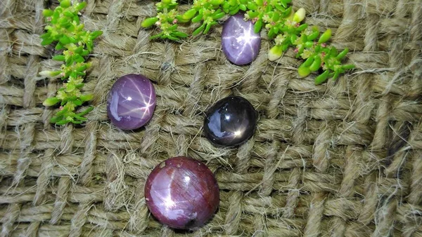 Closeup View Precious Gemstones Kept Jute Cloth — Stock Photo, Image