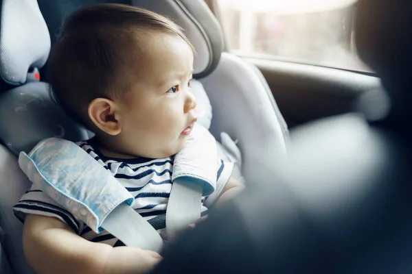 Heureux Asiatique Bébé Garçon Dans Voiture Siège Petit Bambin Voyage — Photo