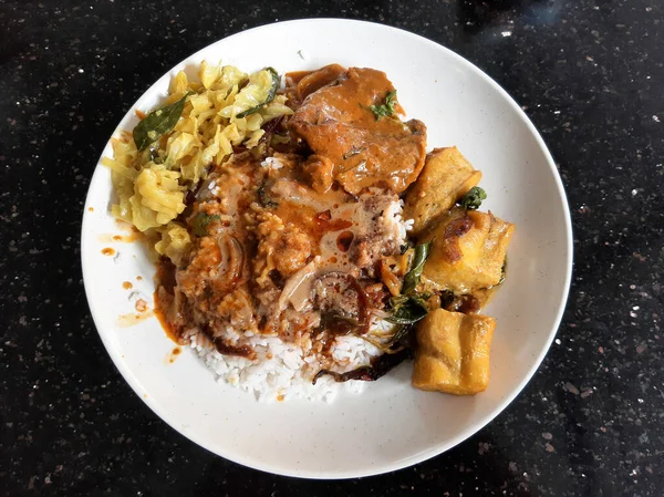Flatlay Plate Nasi Kandar Consist Curry Mutton Squid Eggs Vegetable — 스톡 사진