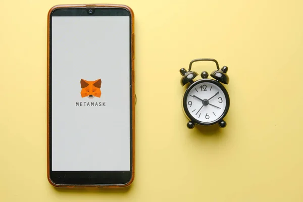 Klang Malaysia Circa February 2022 Picture Smartphone Metamask Alarm Clock — Foto de Stock