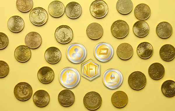 Picture Gold Coin Surrounding Cryptocurrency Nft Illustration Coin Making Money — Foto Stock