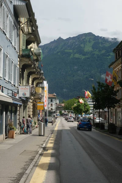 Interlaken Suiza Circa Junio 2022 Una Foto Ciudad Interlaken Con —  Fotos de Stock