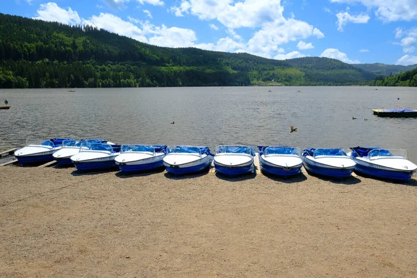 Picture Row Boat Titisee Waterfront Daytime — ストック写真