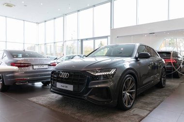 Audi araba merkezi yeni model 8