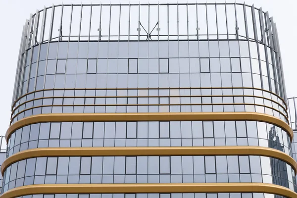 Tiro Frontal Edifício Escritórios Feito Vidro Com Guarnição Ouro — Fotografia de Stock