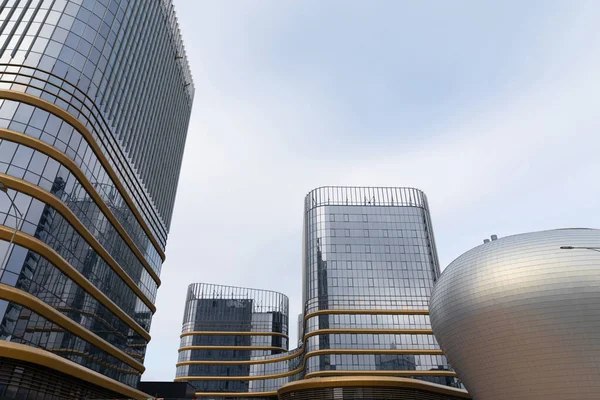Moderno complesso di uffici in vetro — Foto Stock