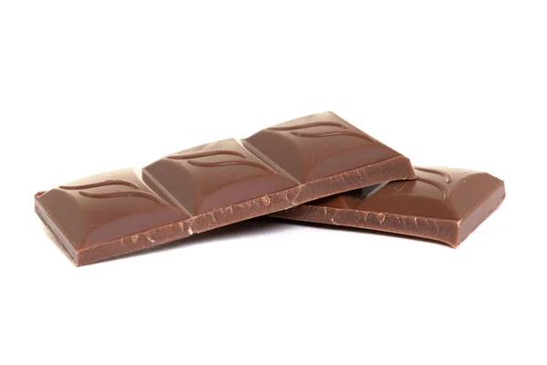 Chocolade gemaakt van echte cacaobonen op een witte geïsoleerde achtergrond — Stockfoto