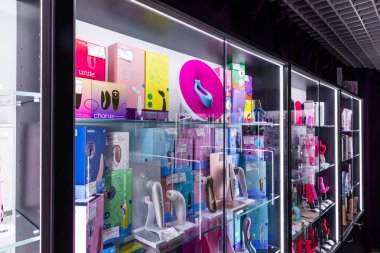 Minsk, Belarus - 20 Aralık 2021: Eş değiştirme partileri için oyuncaklar