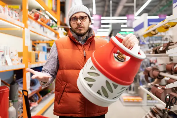 a man cant sort out a hardware store with a domestic gas bottle