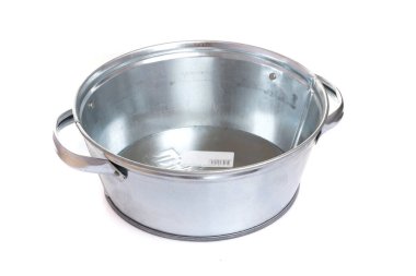 Galvanizli çelikten yapılmış boş metal taco ve beyaz izole bir arka plan.