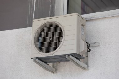 Klima ünitesinin dış yoğunlaştırma ünitesi.