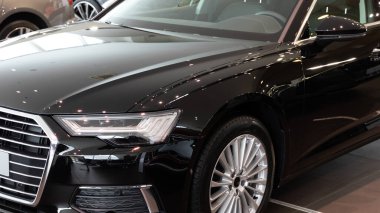 siyah premium yönetici sedan yakın plan