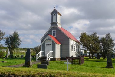 Reykholt, İzlanda: Eski kilise (1886-1887), İzlandalı Saga yazarı Snorri Sturluson 'un (1179-1241) çiftliği.).