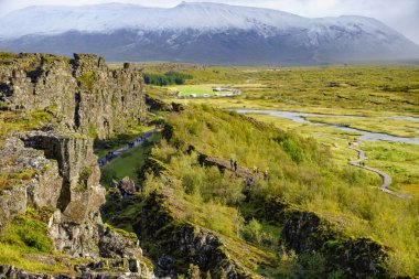 Thingvellir Ulusal Parkı, İzlanda: Kuzey Amerika ve Avrasya tektonik plakaları arasındaki yarık vadisi.