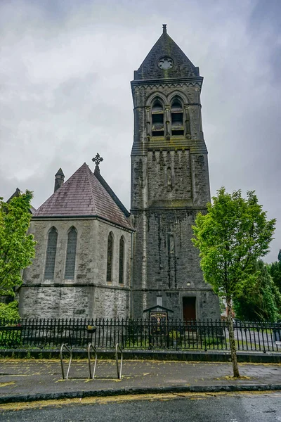 埃尼斯 克莱雷 Ennis Clare Ireland 圣哥伦巴教堂 Columba Church 爱尔兰教会的一个教堂 建于1868年至1871年 — 图库照片