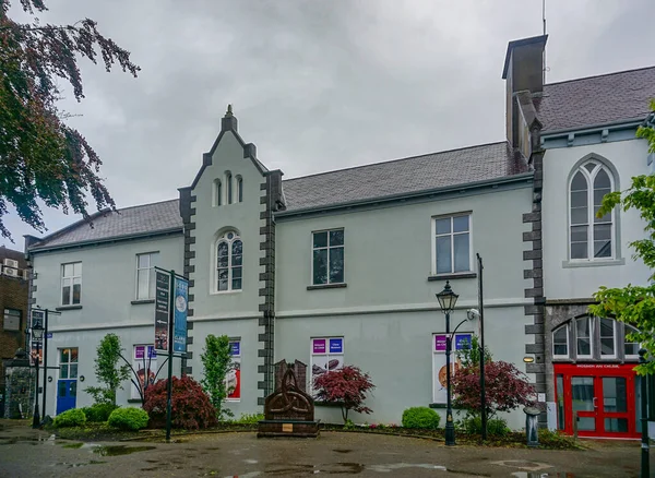 埃尼斯 Clare Ireland 克莱尔博物馆 位于一座建于1854年的慈善修女学校和教堂的建筑中 — 图库照片