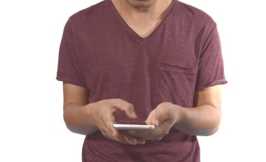 Beyaz izole edilmiş arkaplanda akıllı telefon kullanan güçlü figür adam kopyalama alanına sahip