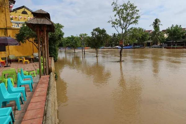 베트남 호이안 2021 2021 우기중에 베트남 호안에 홍수가 거리의 — 스톡 사진