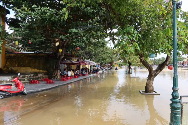 Hoi Vietnam Říjen 2021 Davy Baru Zaplavené Ulici Centru Hoi — Stock fotografie