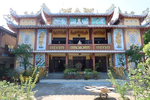 Хойан Вьетнам Ноября 2021 Красочный Главный Фасад Храма Чуа Нхон — стоковое фото