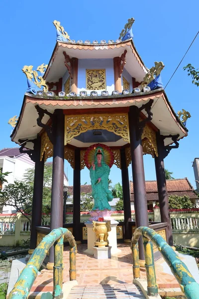 Hoi Vietnam 2021 November Irgalom Istennője Chua Nhon Templom Udvarán — Stock Fotó