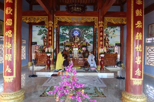 Hoi Vietnam Noviembre 2021 Dos Monjes Sala Oración Superior Del — Foto de Stock