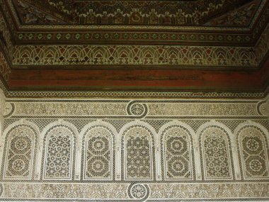 Marakeş, Fas, 13 Ağustos 2012 El Bahia Sarayı 'nın el yapımı pencereleri. Marakeş 'ten. Fas