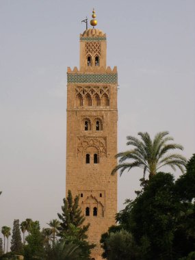 Marakeş, Fas, 16 Ağustos 2012: Marakeş 'teki Koutoubia Camii' nin Minaresi. Fas