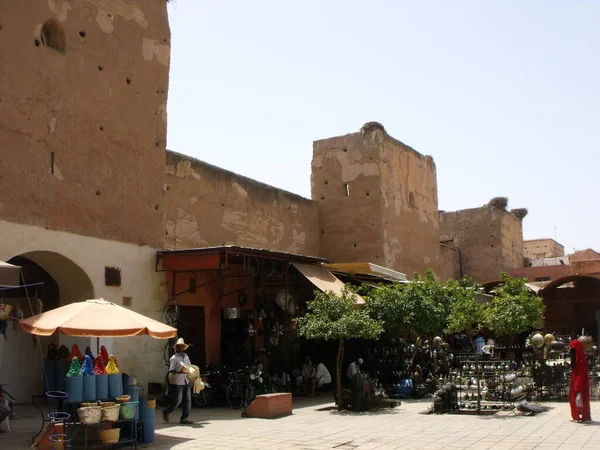 2012年8月13日モロッコ マラケシュ マラケシュの城壁沿いのお店 モロッコ — ストック写真