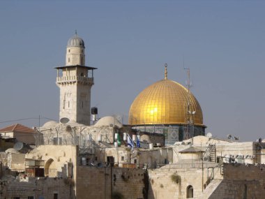 Kudüs, İsrail, 19 Ağustos 2010: İsrail 'in Kudüs kentindeki Kaya Camii' nin minare ve altın kubbesi