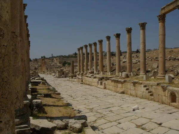 Jerash Jordánsko Srpna 2010 Kamenné Sloupy Ulici Římském Městě Jerash — Stock fotografie